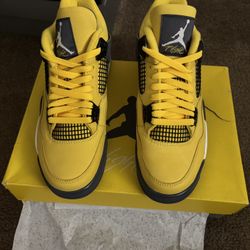 Jordan 4 Lightning  