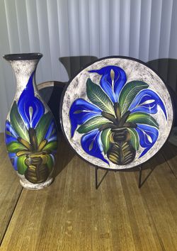 Beautiful Vase, Plate and Stand