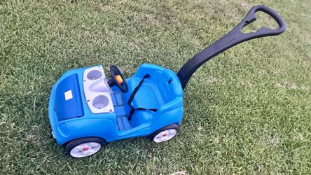 Step2 Whisper Ride II Kids Push Car, Ride-On Car with Seat Belt and Horn, Quick Fold Handle