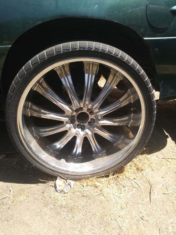 Used Car Dealerships In Des Moines >> 26-inch rims no cracks no dents no Wells with tires for ... Used Car Dealerships In Des Moines >> 26-inch rims no cracks no dents no Wells with tires for ...