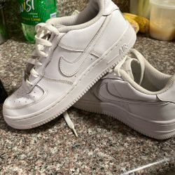 Tenis Usado  $15 Dólares 