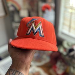 FITTED HAT 🍊 Size 7 