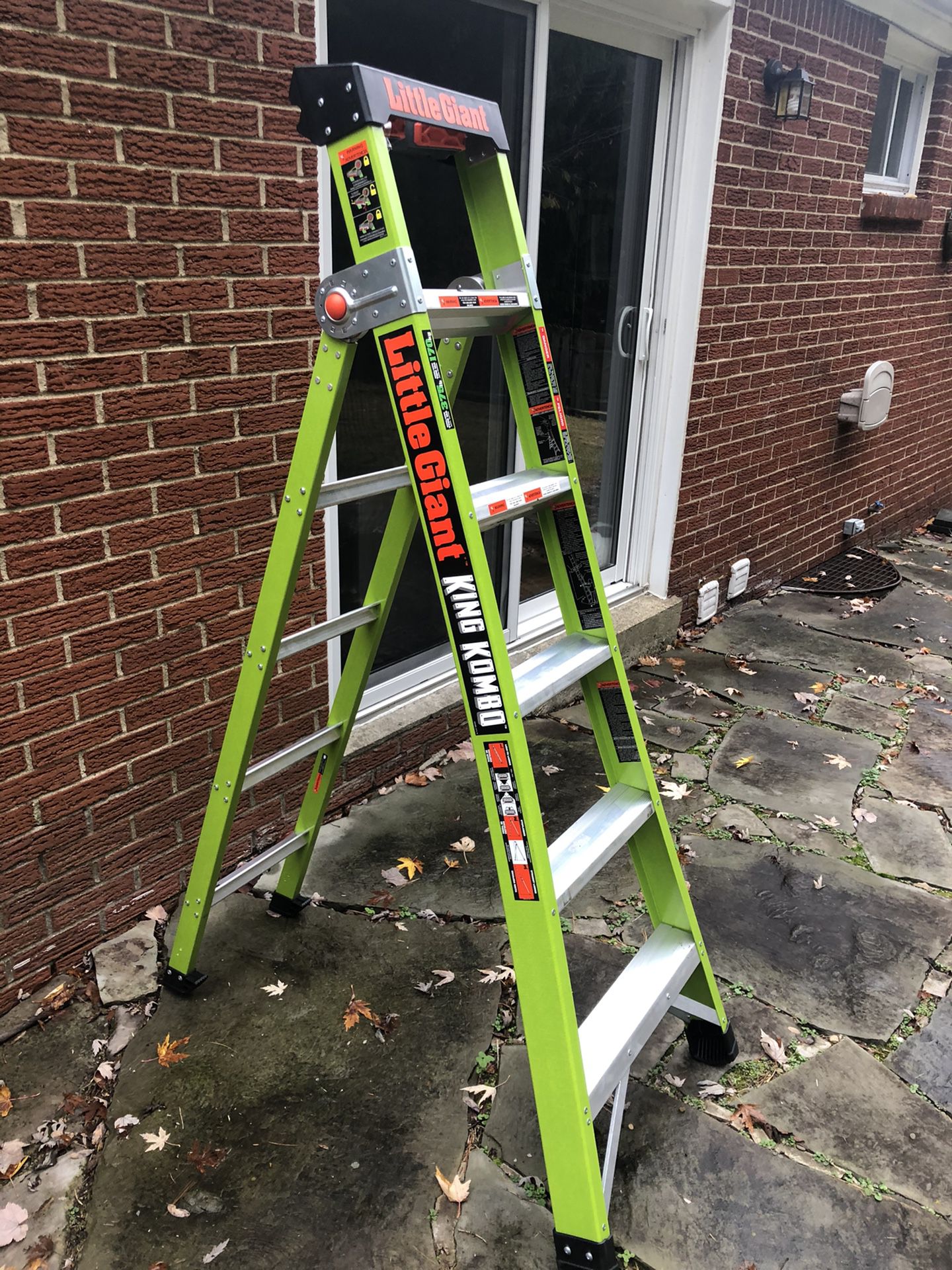 Little Giant King Kombo ladder. Literally brand new. Bought the wrong size off amazon. I mean brand new. Payed $159 for it on amazon. Folding ladder