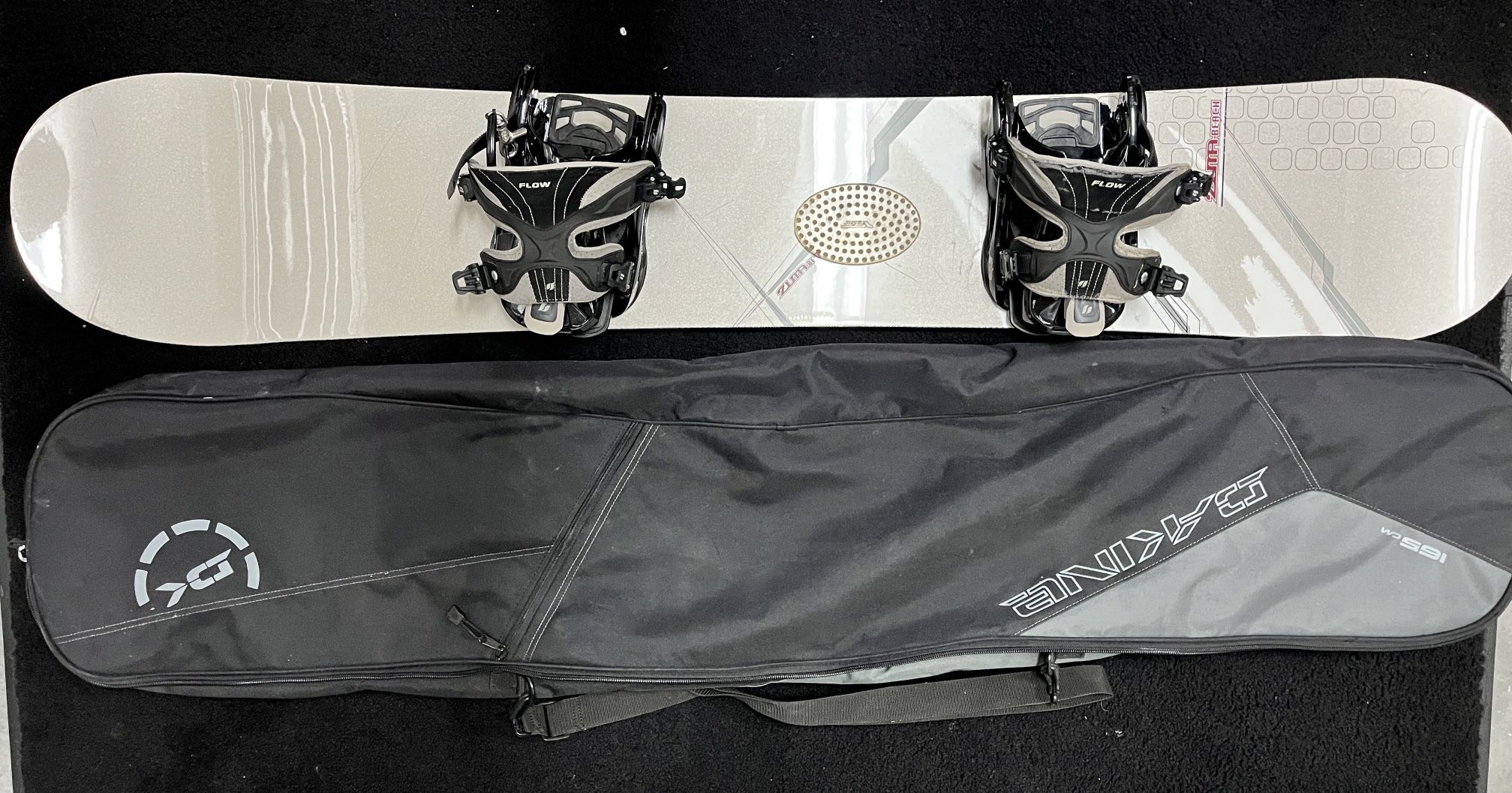 Zuma Snowboard with Flow bindings and Bag
