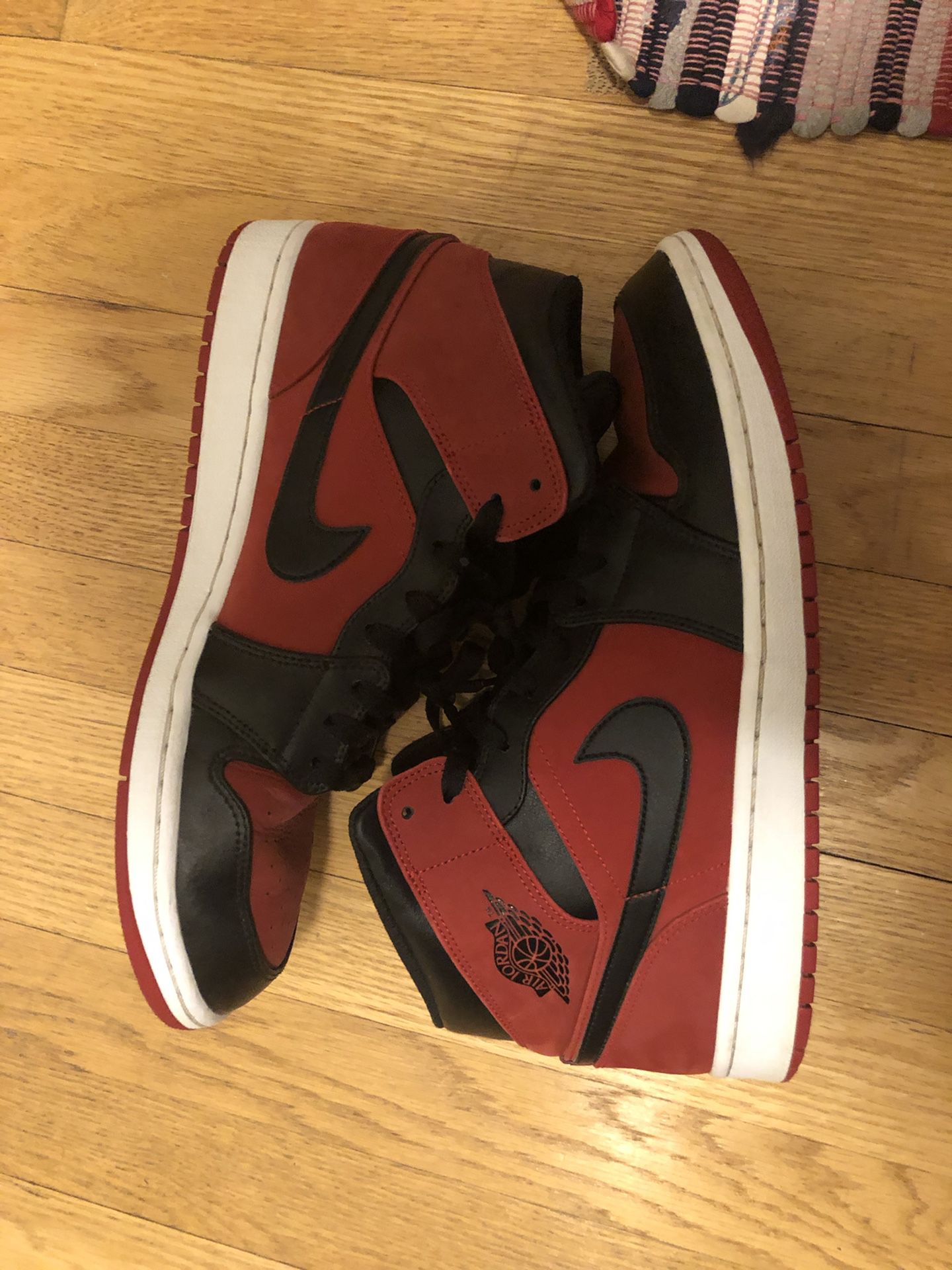 Jordan 1 Gym Red MIDS size 11.5 WITH BOX