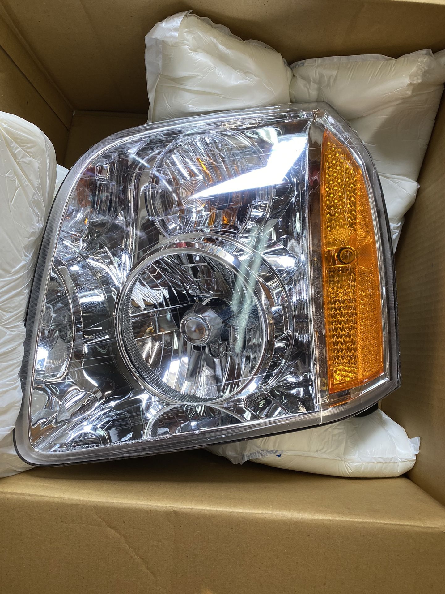 07-13 Yukon/Yukon XL headlight