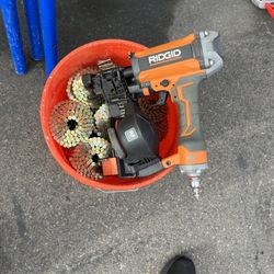 Ruff Nail Gun With Baquet Of Nails 