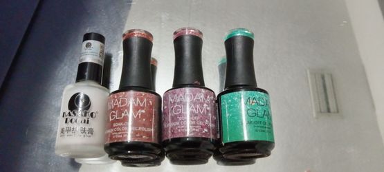 Madam Glam gel polish and a nail foil glue
