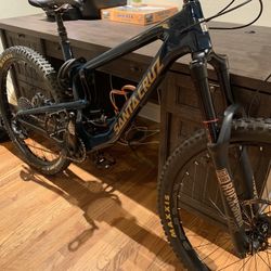 2019 Santa Cruz Carbon Nomad