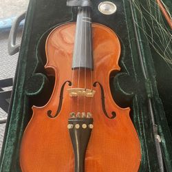 Cremona Violin 