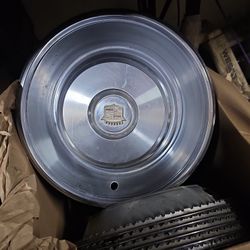 1989s Cadillac hubcaps