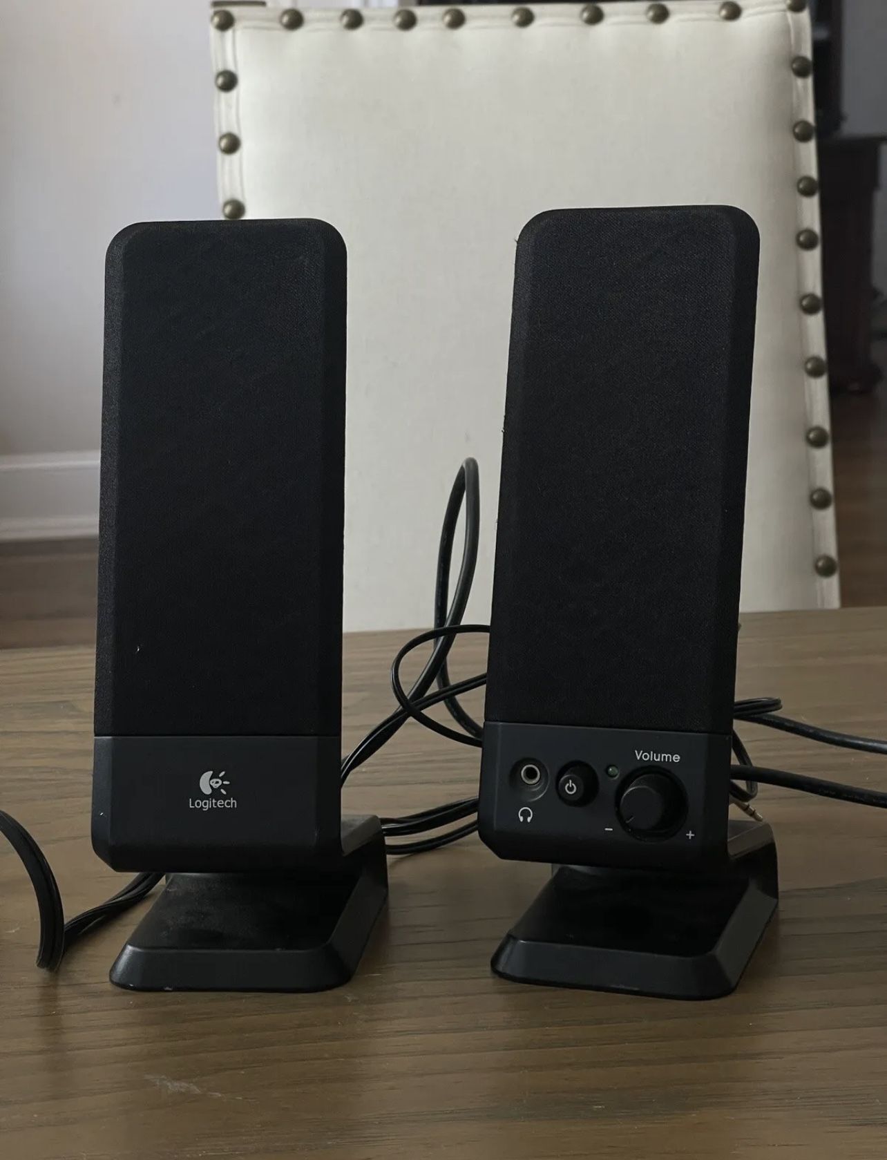 Logitech R-10 Speakers S-0152A1 Plug & Play Great Sound