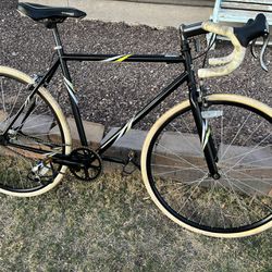700cc Road Bike Single Speed Excellent Condition!!