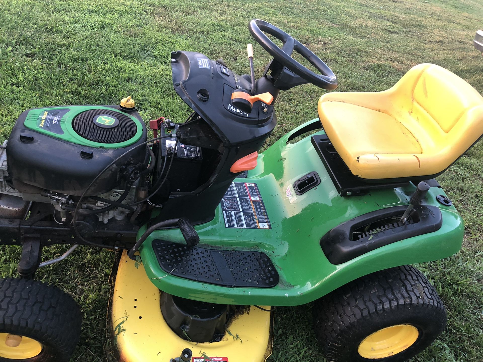 John Deere D105