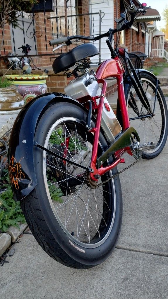 Very Nice Throttle Control Electric Or Normal Pedal Bike Something You Won't See Often Comes With Charger