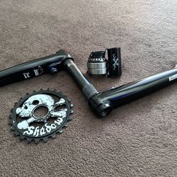 The shadow conspiracy Bmx finest cranks 165mm w/ shadow cranium sprocket 25t & odyssey mid bb custom Bmx parts