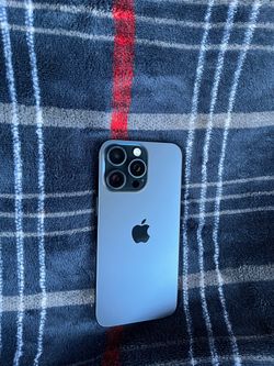 iPhone 15 Pro Max {{ 256GB}}