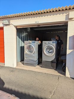Like-new 2023 LG  Washer and Electric Dryer Set - Will Separate
