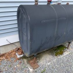 Garage furnace 275 gal tank and 1/2 tank of oil