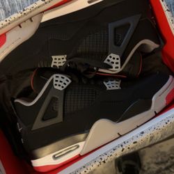 Jordan 4