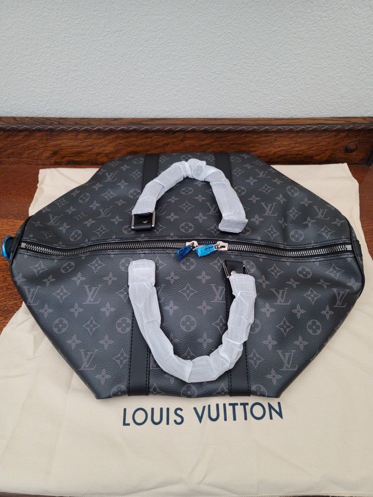 Authentic Louis Vuitton Keepall 45 Travel Bag with luggage tag for Sale in  Glendale, CA - OfferUp