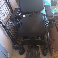 quantum electric  wheel chair0700 quickie