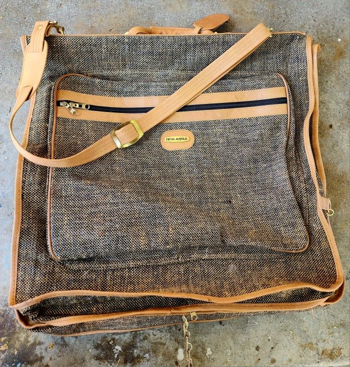 Fifth Avenue Carry -On Garment Bag
