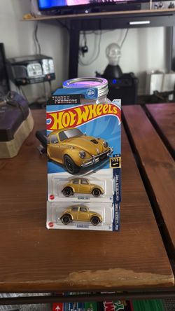 2 2024 HOT WHEELS VOLKSWAGEN BEETLE BUMBLEBEE GOLD TRANSFORMERS