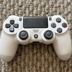 PS4 DualShock 4 Controller (White)