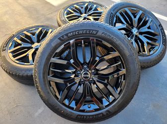 21" Range Rover 'SVR ' New Gloss Black OEM Wheels And Tires