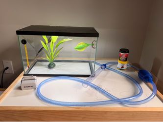 Complete Aquarium Setup – 5 Gallon Tank + Accessories (Like New)