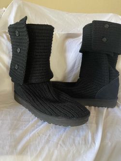 Size 10. UGG Classic Cardy Knit Boots Black