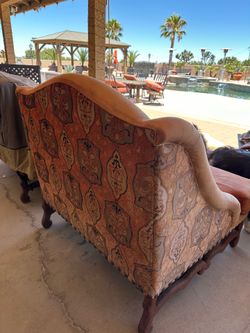 Oversized sofa chairs