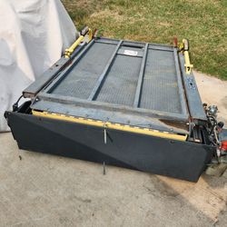 Wheelchair Lift For Vehicle Or Bus