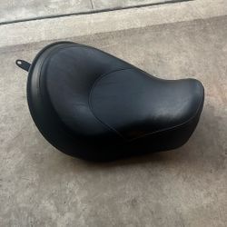 Harley Davidson Dyna Solo Seat