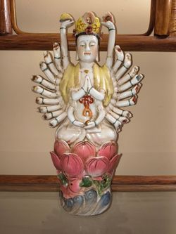 Porcelain Guanyin Thousand-Hand Figurine