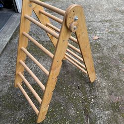 Pikler Montessori Climbing Triangle