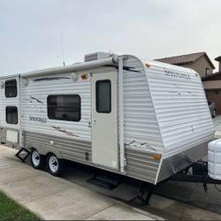 2008 Springdale Travel Trailer 18 Foot  By Keystone 
