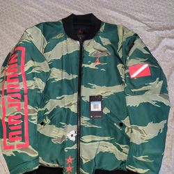 AIR JORDAN BOMBER  JACKET 