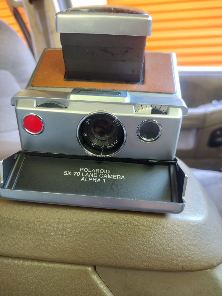 Vintage Polaroid SX-70 Land Camera Alpha 1.d