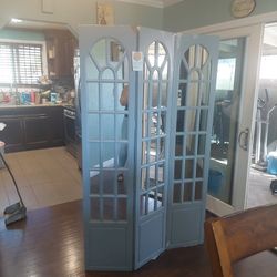 Divider With Mirrors 