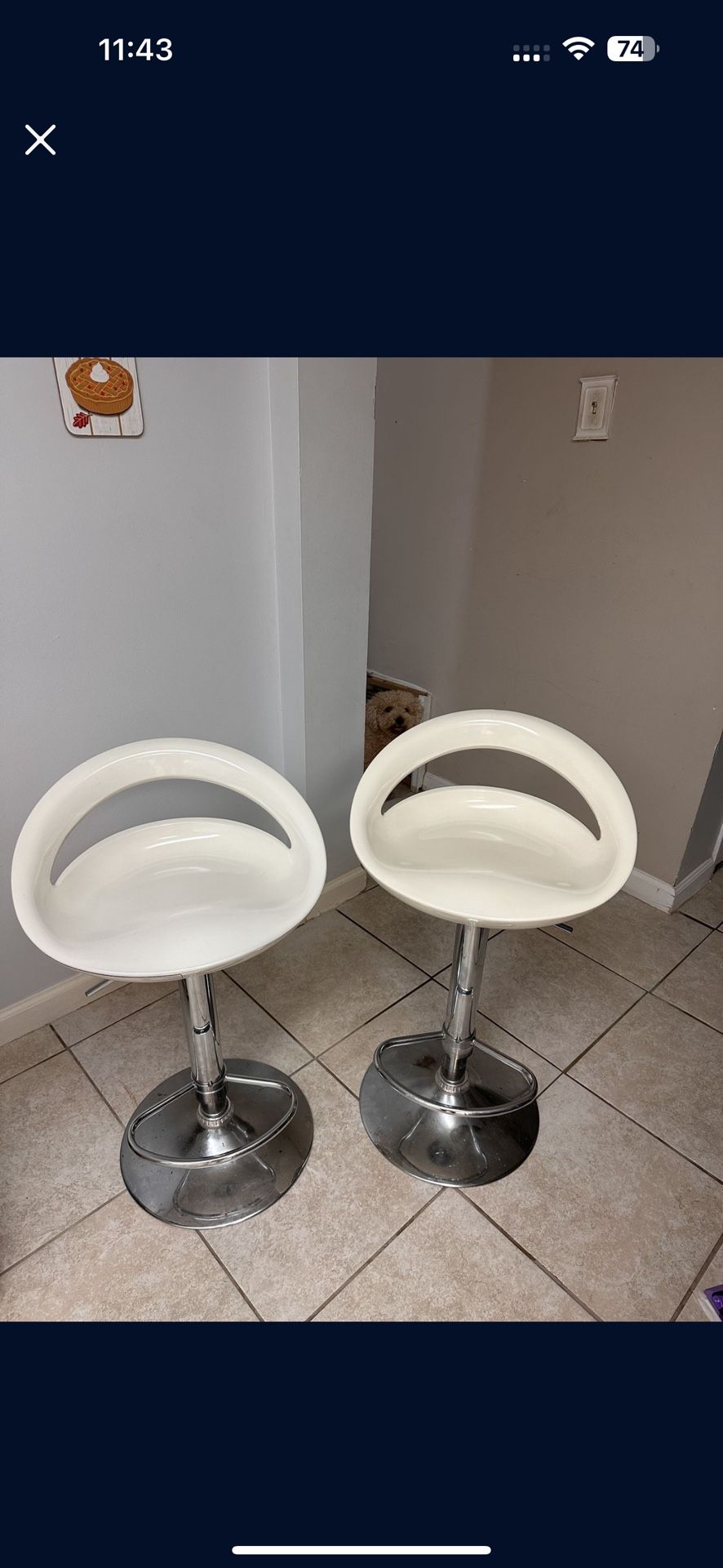  Bar Stools 