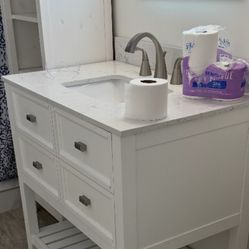Vanity With Sink And Faucet 36x22
