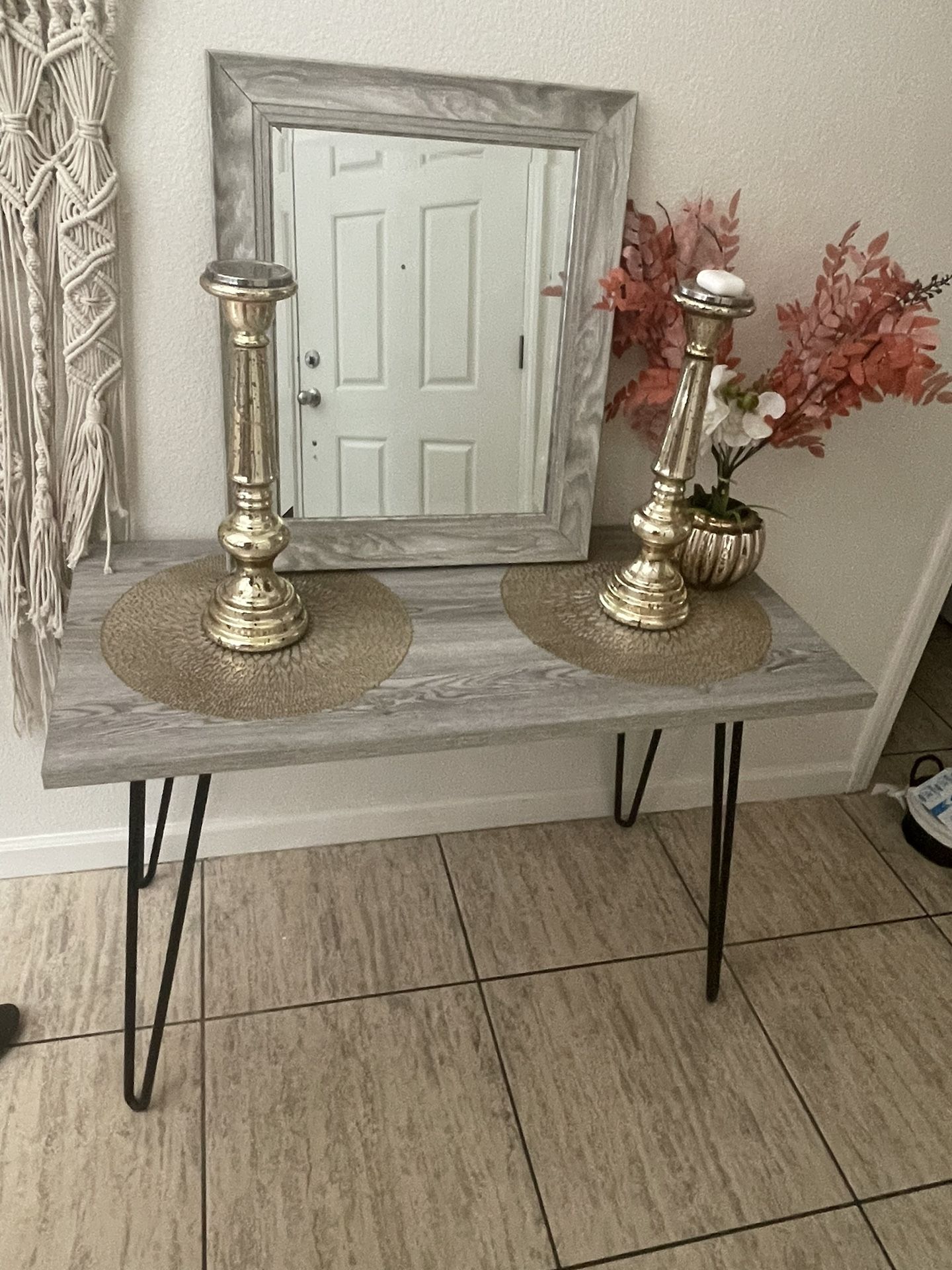 Entry Table And Mirror
