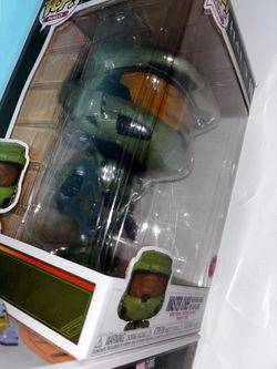 Master chief Funko pop with energy sword and grapple shot in OK condition has some dings but still inbox