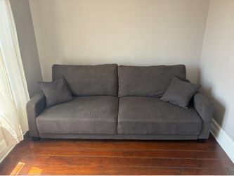 Queen-sized Pull out Couch / Futon / Sleeper Couch