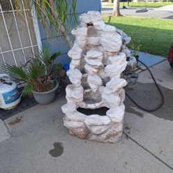 4 Foot High Good Condition With Pomp No Leacks