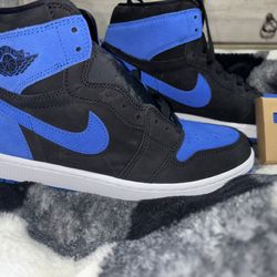 Air Jordan 1 Retro (high) OG “Royal Reimagined” -  NEVER WORN 10.5 - PERFECT condition !!!