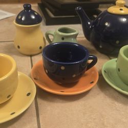 SMALL TEA SET