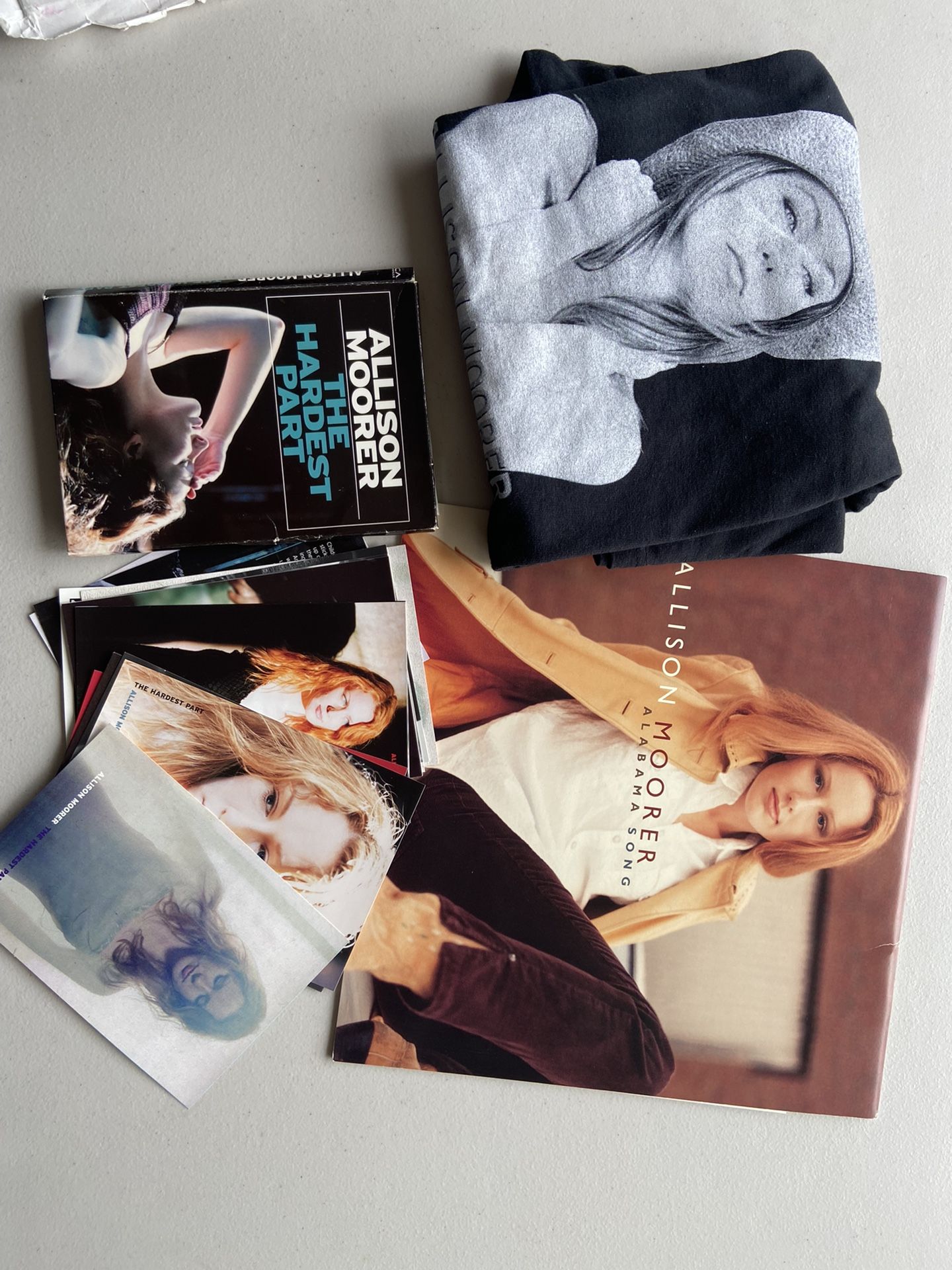 Allison Moorer T-shirt, Postcards, Autographs and calendar